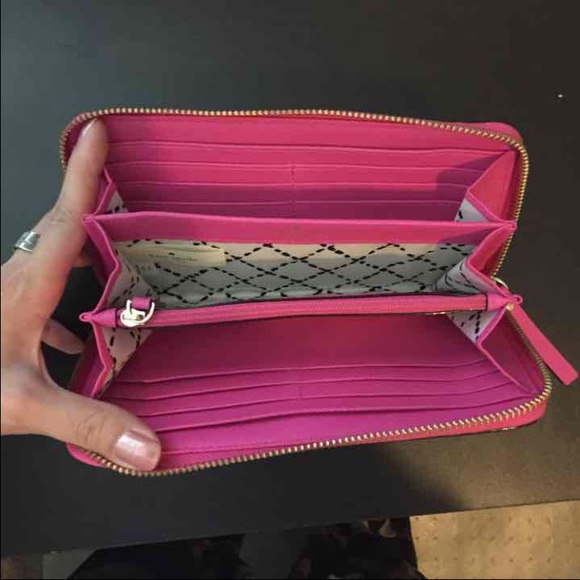 🚫🚫SOLD🚫🚫Brand new pink Kate spade wallet!!! - Picture 3 of 3