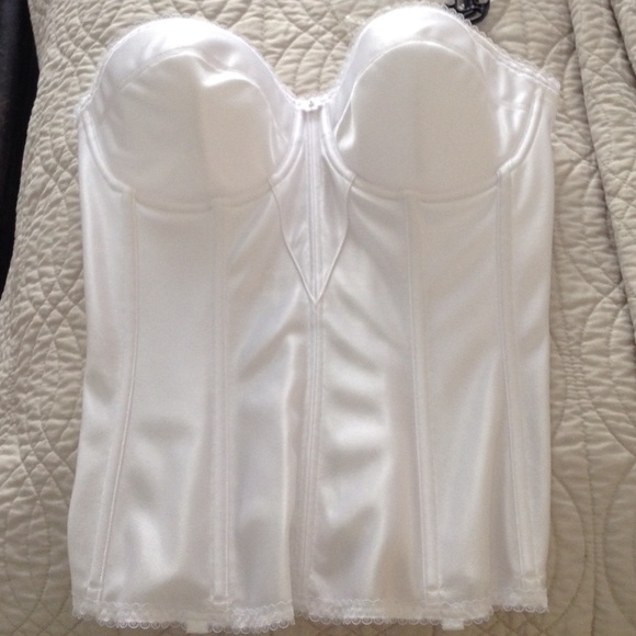 Bridal Lingerie Foundation NWT gorgeous bra NWT