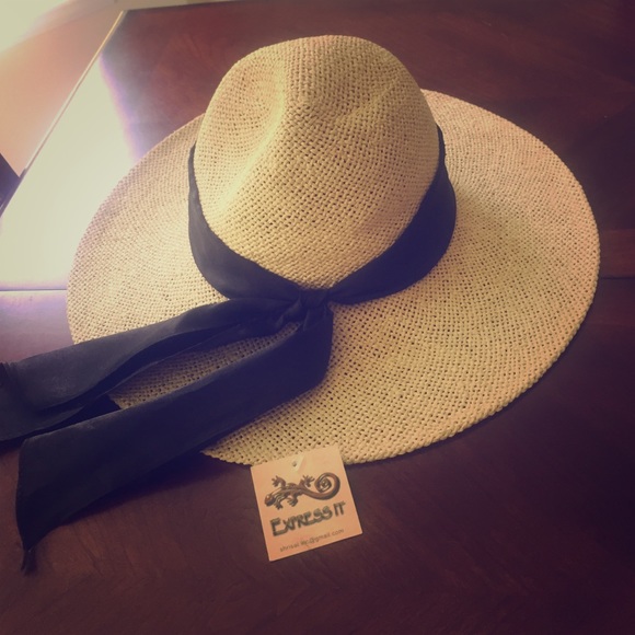 Straw woven sun hat