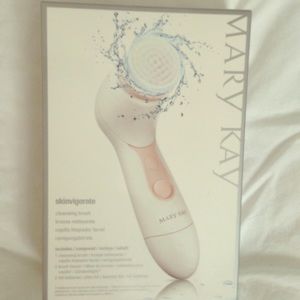 New in Box Mary Kay Skinvigorate 1/2 Price Sale 😀
