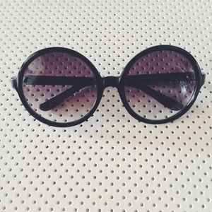 Round Urban Outfitters sunglasses