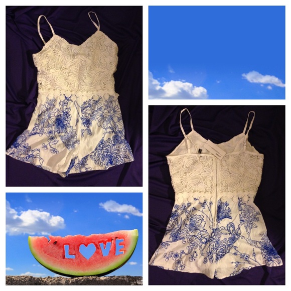 2x HPπ Floral white blue lace romper - Picture 2 of 2