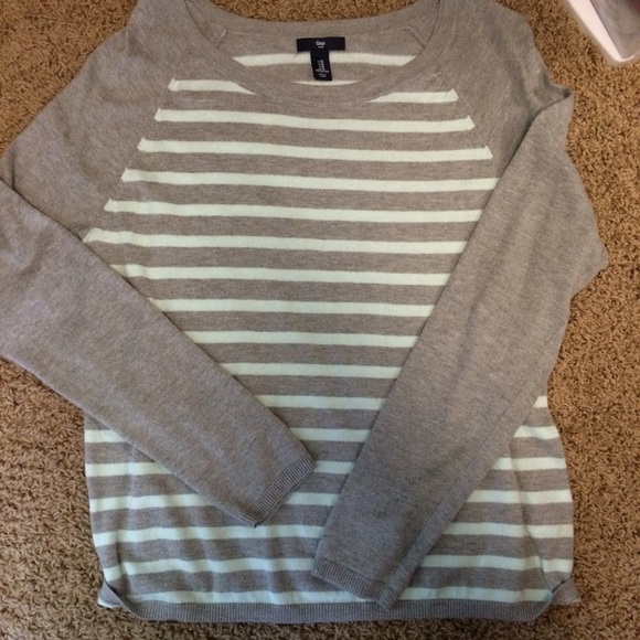 GAP Mint and Grey Sweater size Medium
