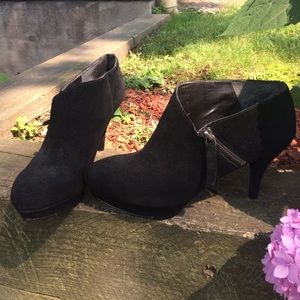 Nine West ankle bootie pumps