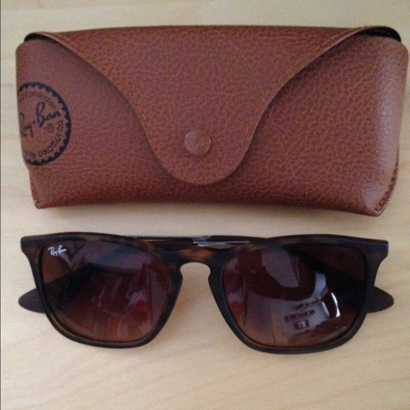 Ray ban sunglasses - Picture 1 of 2