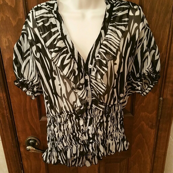 Black and white mesh top. 2for10$tops