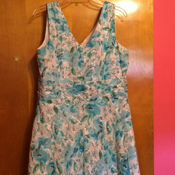 Spring dresses - Picture 3 of 4