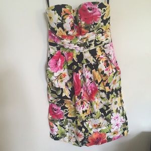 Sleeveless dress