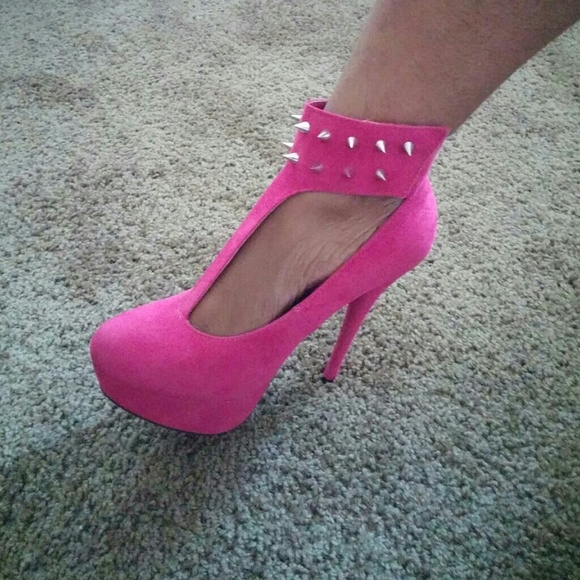 ✋Sold😍Pink spiked heels😍 - Picture 3 of 4