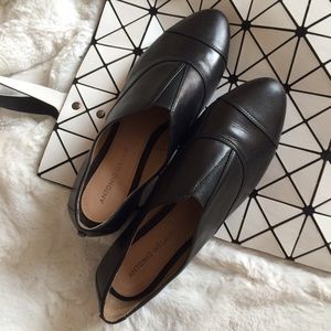 Antonio Melani classic flats