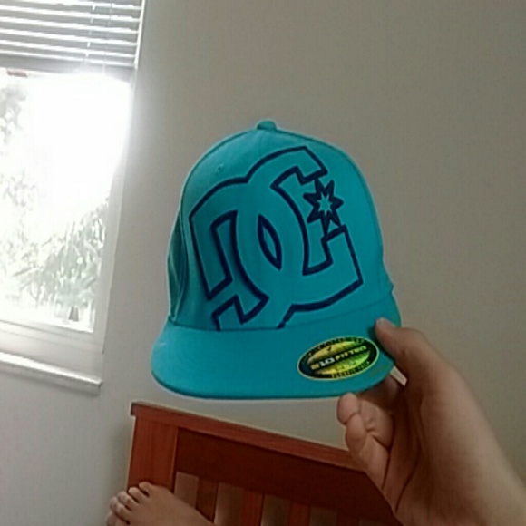 Dc hat - Picture 1 of 2