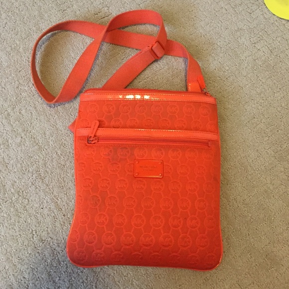 Michael Kors cross body purse! - Picture 2 of 3