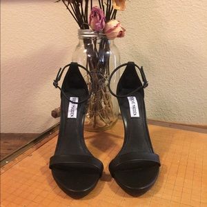 Steve Madden high-heeled sandal