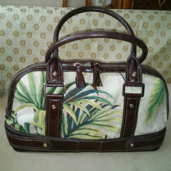 Pretty tropical liz claiborne purse