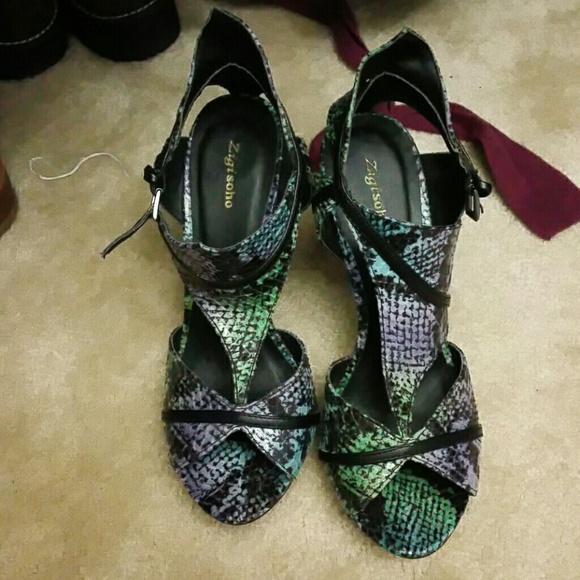 Heels - Picture 2 of 3