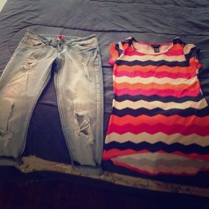 Cap sleeve top, light wash capris.