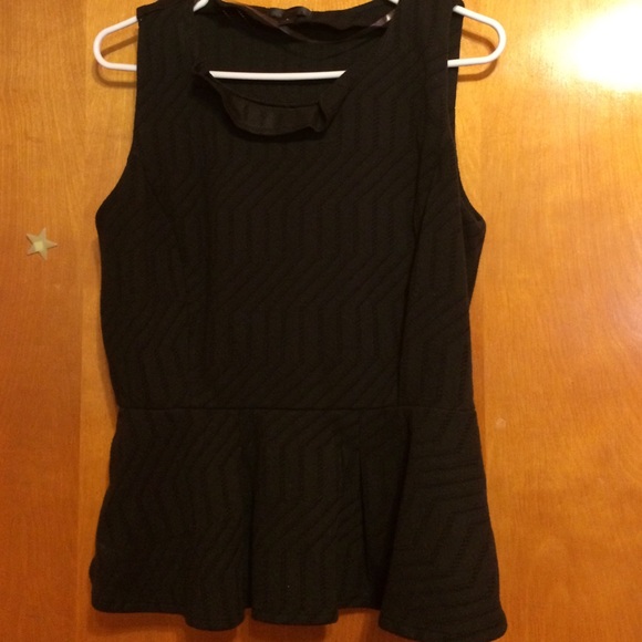 Black peplum sleeveless shirt