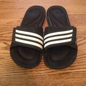 Adidas memory foam athletic flip flops