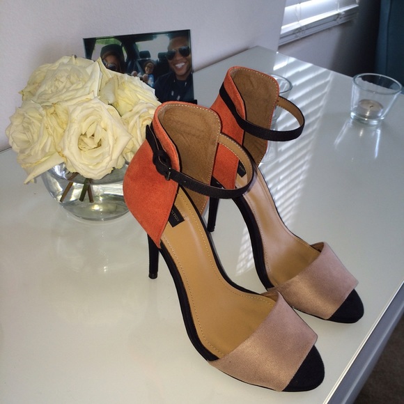ZARA multicolor heel