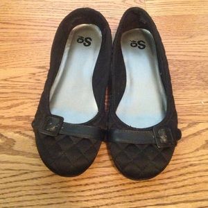 So black dress shoes