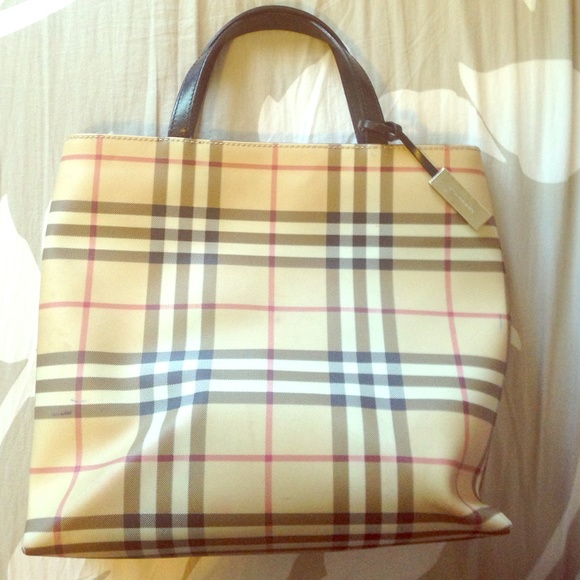 Burberrry purse