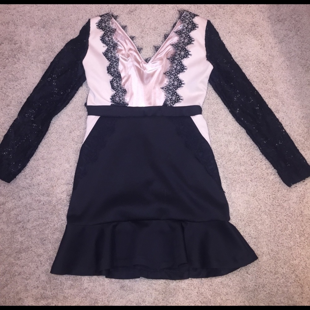 Black and white eyelash lace backless dress - Picture 7 of 7