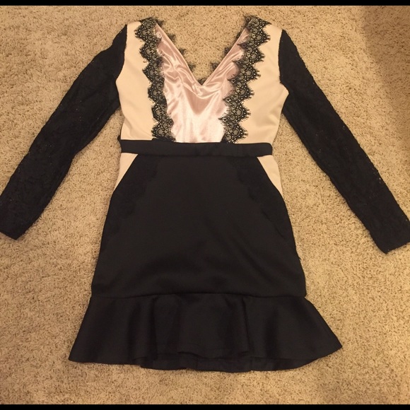 Black and white eyelash lace backless dress - Picture 6 of 7