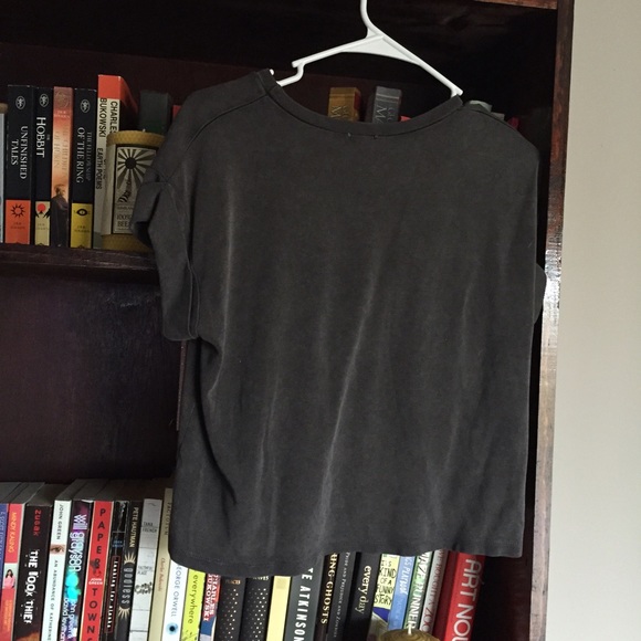 Brandy Melville Cropped elephant top - Picture 2 of 4