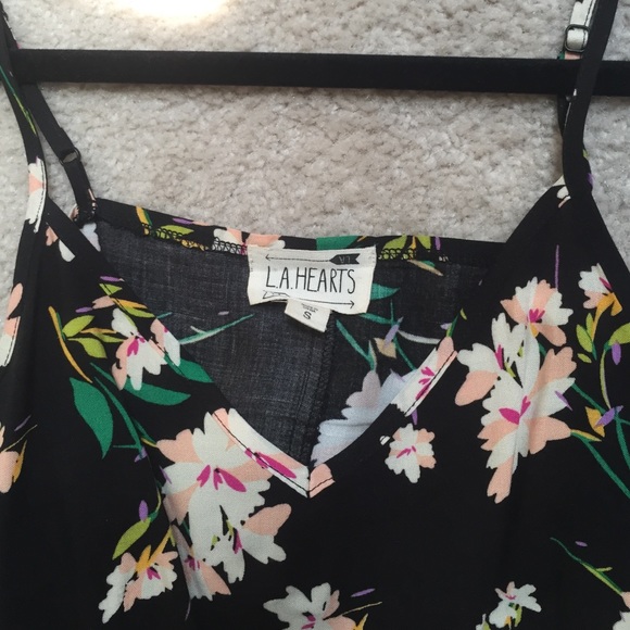 🌸Black Floral Romper🌸 - Picture 2 of 4