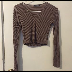 Long sleeved v-neck crop top