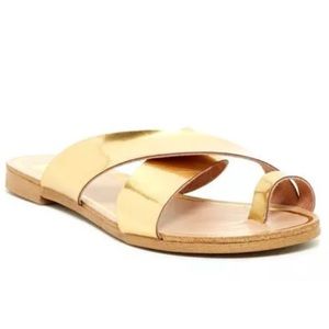Dolce Vita Gold Metallic Sandal🌟
