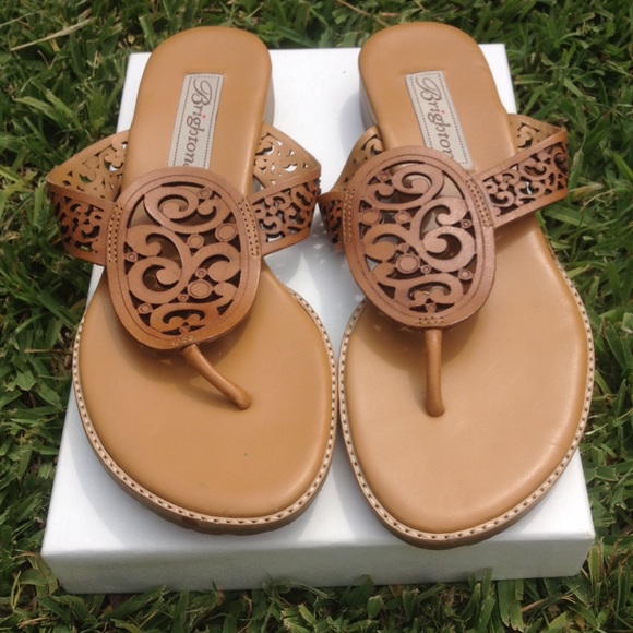 Brighton tan leather flip flop sandals