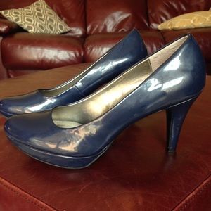 Bandelino navy high heels
