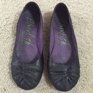 Black flats. Great condition.