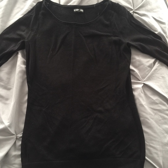 Quarter sleeve top
