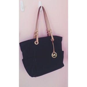 Michael Kors Black Shoulder Bag❤️ HOLD