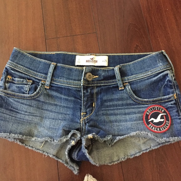 Hollister frayed denim shorts size 1