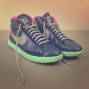 Nike Blazer Mid in Navy/Teal/Pink - M9/W10