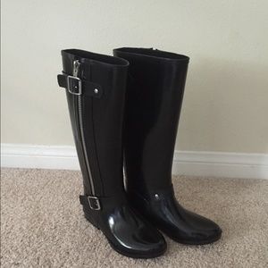 RAIN BOOTS BY ALDO