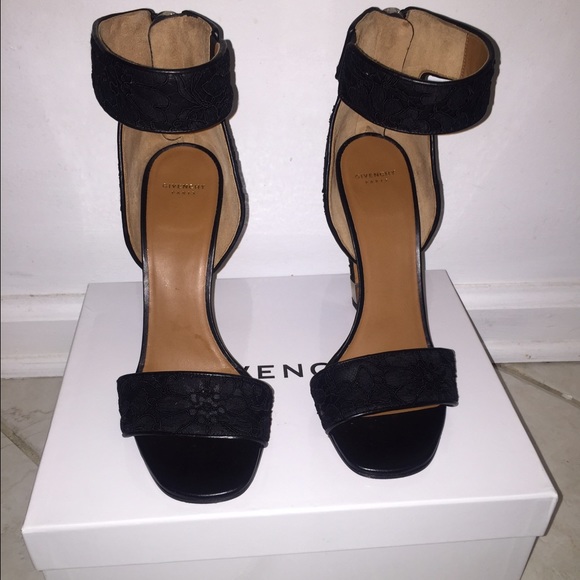Givenchy macrame lace sandals - Picture 3 of 3