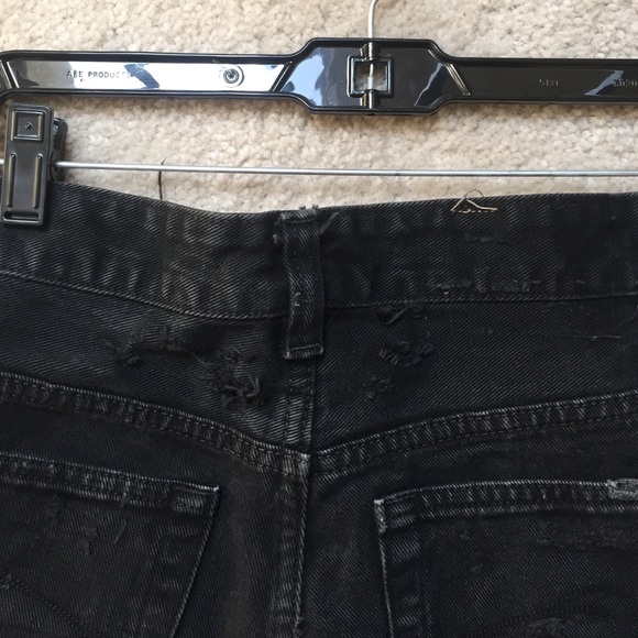 High-rise Distressed Denim Shorts - Picture 3 of 4