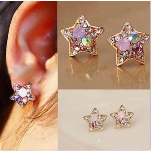 Jewelry - 🚫🚫🚫🚫SOLD ..New star rhinestone earrings!!!