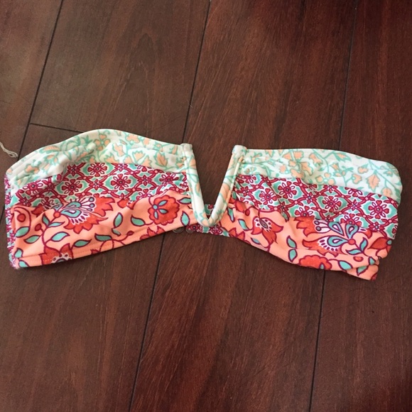 Strapless bikini top