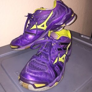 Mizuno indoor volleyball shoes
