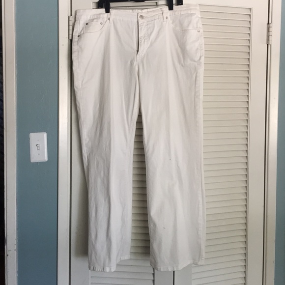 Crisp White Jeans for Spring!
