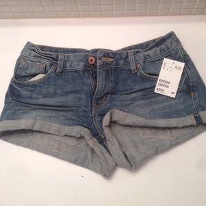 H&M NEVER WORN DENIM SHORTS