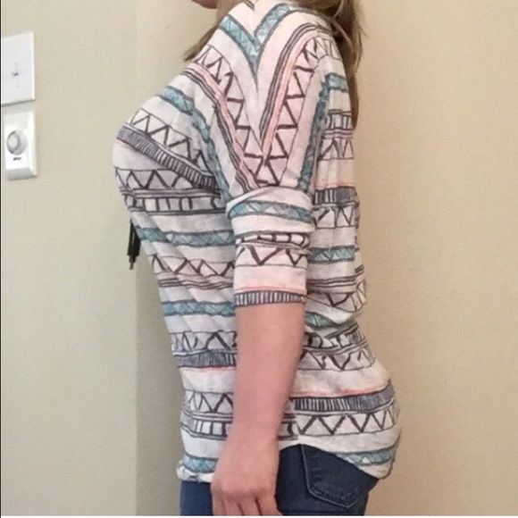 🍁Mint, White, & Black Tribal Dolman Top - Picture 2 of 3