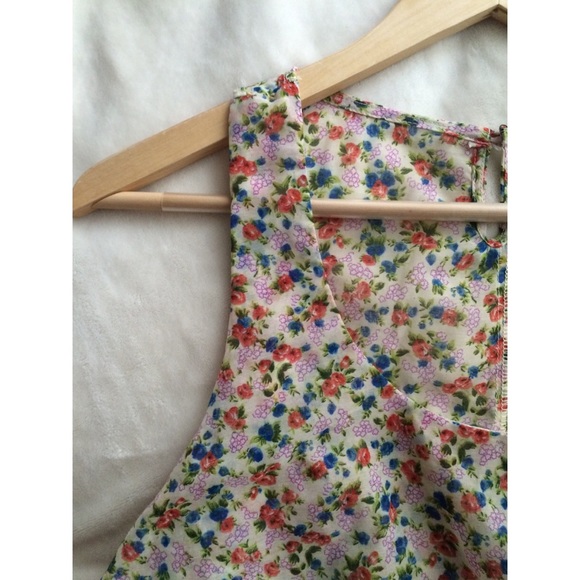 Long Floral Ruffle Tank Top - Picture 3 of 4