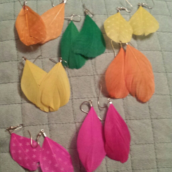 Jewelry - Picture 2 of 3