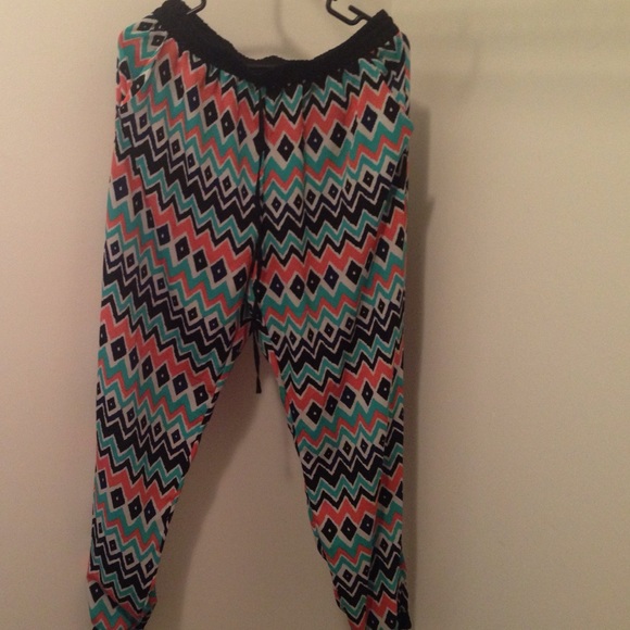 Drawstring pants - Picture 2 of 2